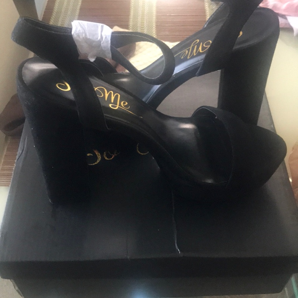 Brand New “Lucky” Black heels from Fashion Nova